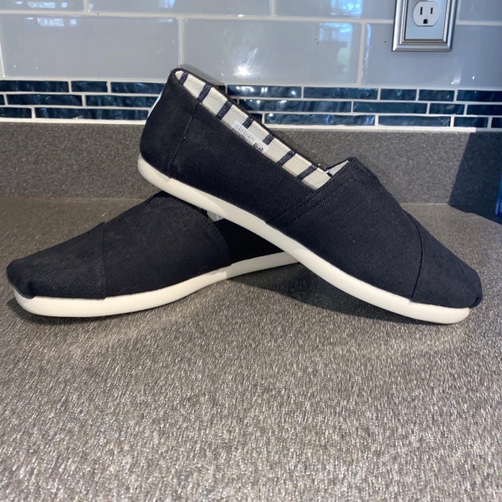 Tom’s Black Mens Shoes Sz 9.5 NIB